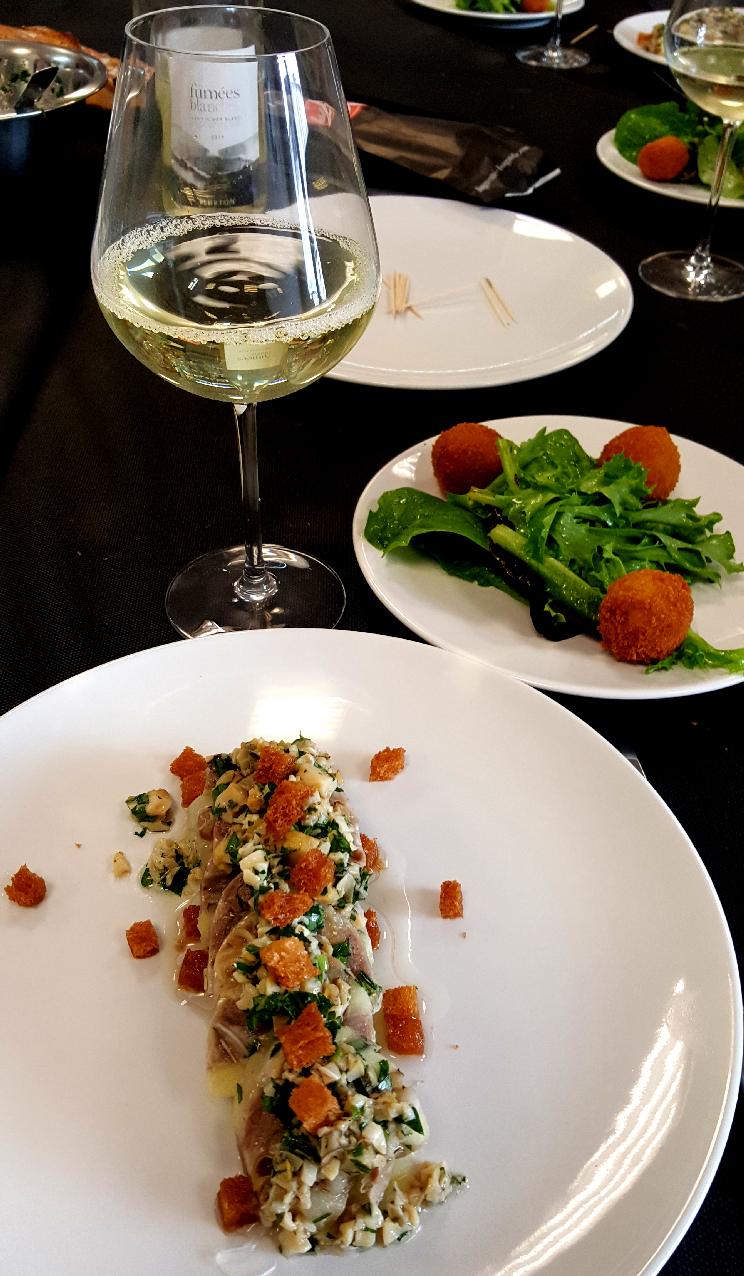 Fromage de tête aux pommes et bulots fumés, poireaux en ravigote de... bulots, et cromesquis de....bulots aux herbes