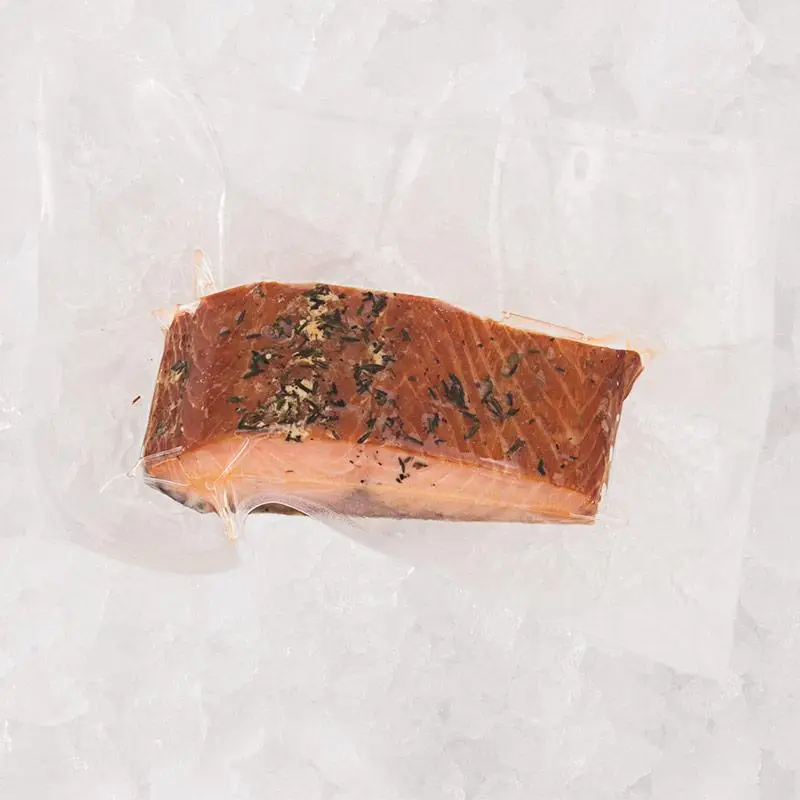 Baron de saumon flaky au miel et thym fumé à chaud